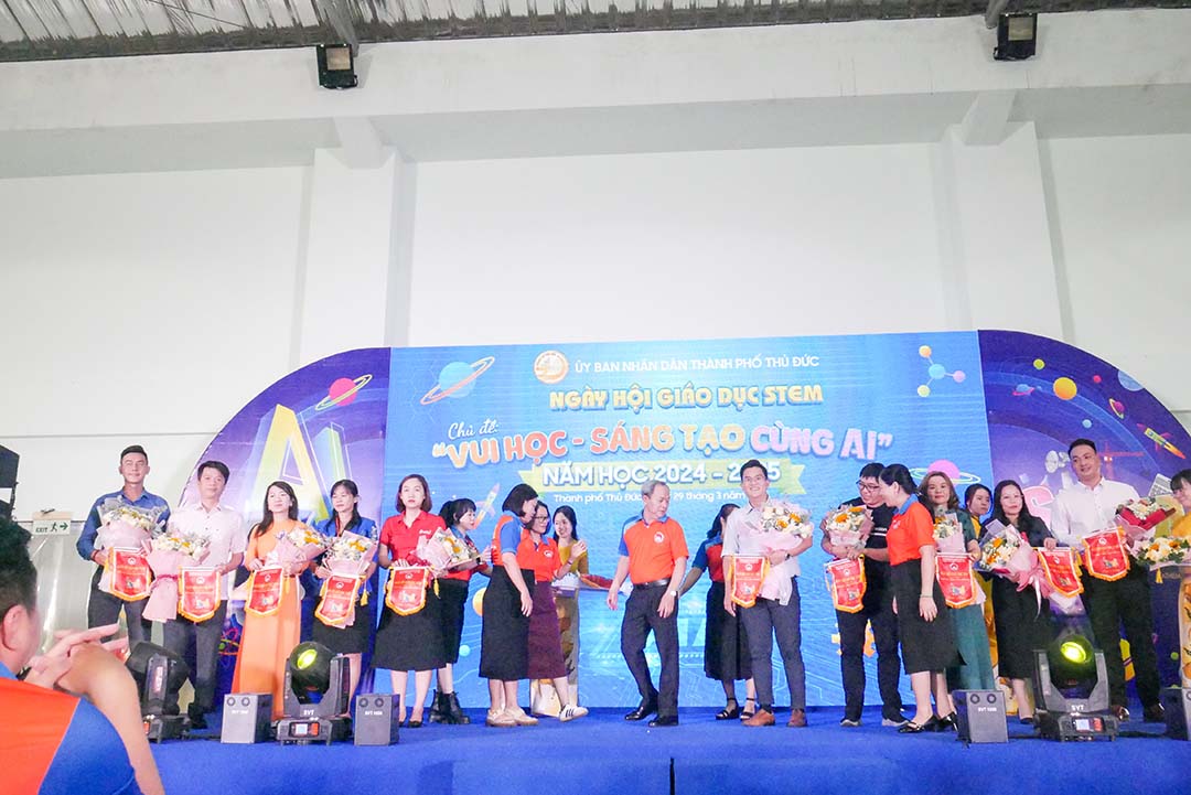 full vui hoc sang tao cung ai 04