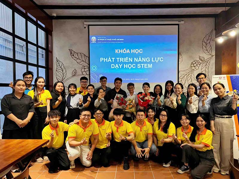 Khoá học Phát triển năng lực dạy học STEM